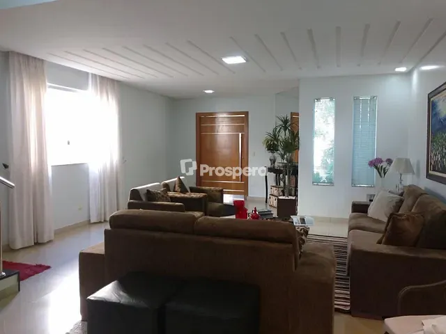 Casa com 600m² 4 quartos e 6 banheiros, à venda, no bairro Residencial Rose's Garden em Anápolis