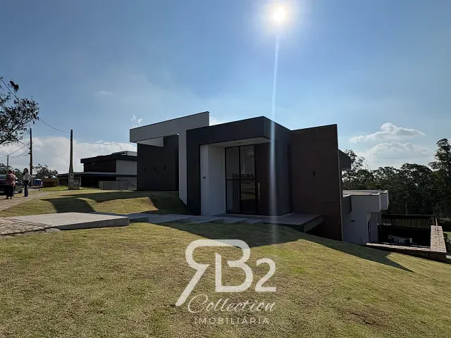 Casa 4 quartos e 6 banheiros, à venda, no bairro Monte Alegre em Vinhedo