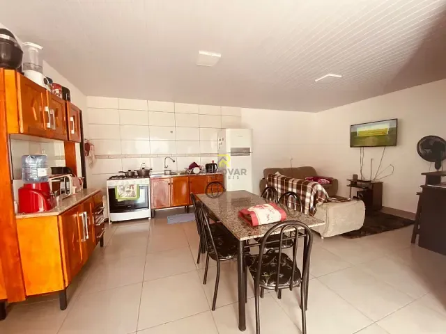 Casa com 250m² 3 quartos e 1 banheiro, à venda, no bairro Cascavel em Guarapuava