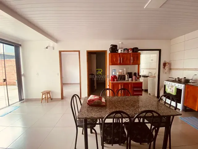 Casa com 250m² 3 quartos e 1 banheiro, à venda, no bairro Cascavel em Guarapuava