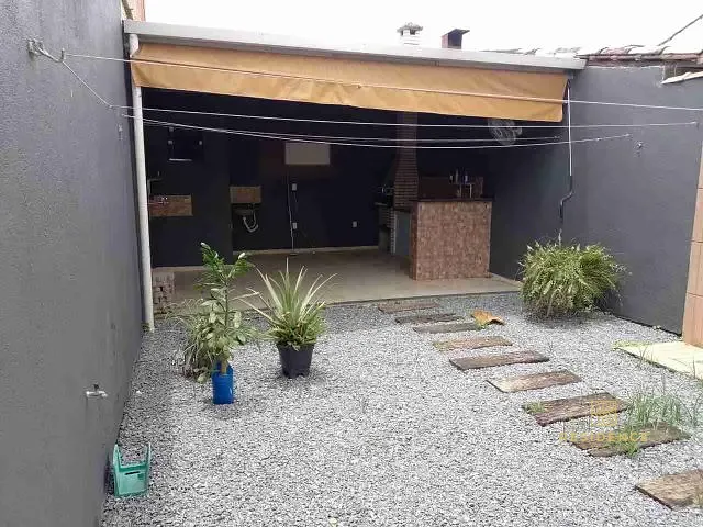 Casa 2 quartos e 1 banheiro, à venda, no bairro Recanto Feliz (Califórnia da Barra) em Barra do Piraí