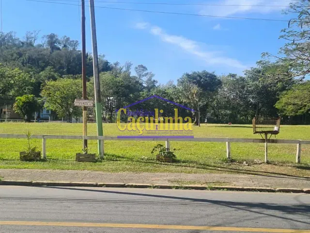 Casa com 1m² 3 quartos e 1 banheiro, à venda, no bairro Santanesia em Piraí