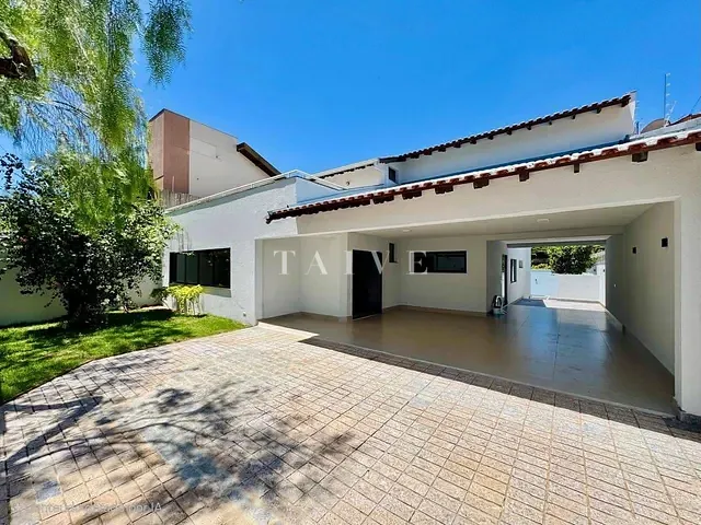 Casa com 500m² 3 quartos e 5 banheiros, à venda, no bairro Tucano em Londrina