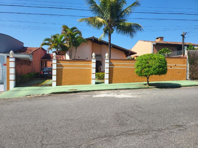 Casa com 675m² 3 quartos e 2 banheiros, à venda, no bairro Jardim Residencial Doutor Lessa em Pindamonhangaba
