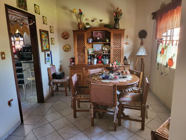 Casa com 675m² 3 quartos e 2 banheiros, à venda, no bairro Jardim Residencial Doutor Lessa em Pindamonhangaba