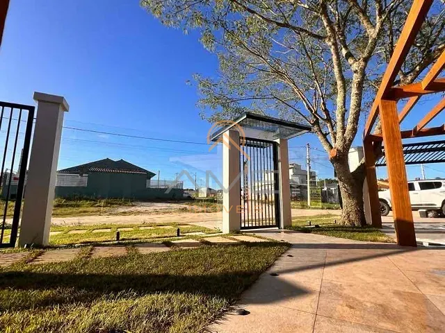 Casa 2 quartos e 2 banheiros, à venda, no bairro Laranjal em Pelotas