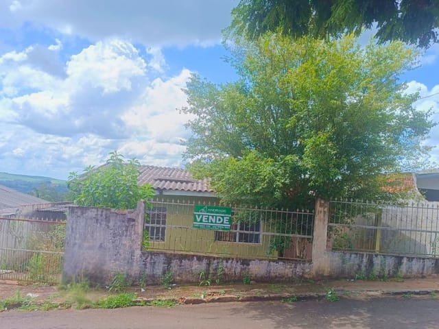 Casa com 256m² 2 quartos e 1 banheiro, à venda, no bairro Parque Residencial Milani em Apucarana