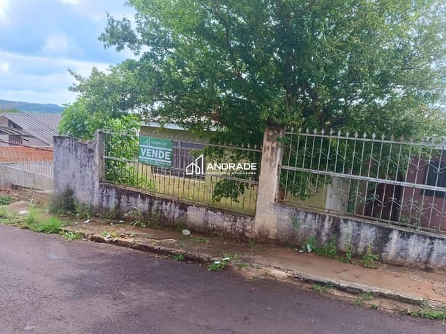 Casa com 256m² 2 quartos e 1 banheiro, à venda, no bairro Parque Residencial Milani em Apucarana