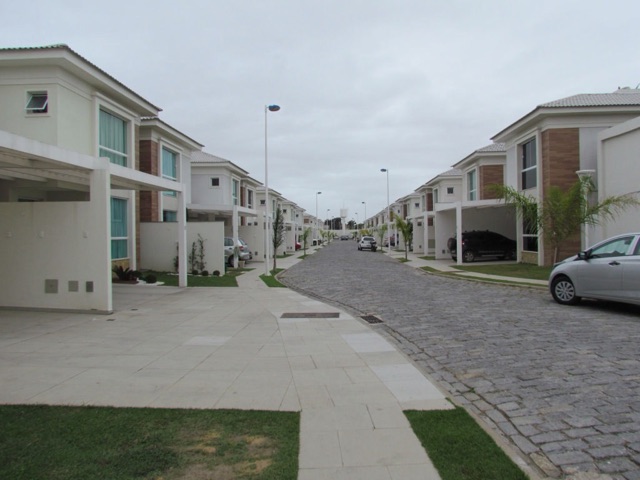 Casa com 180m² 3 quartos e 3 banheiros, para alugar, no bairro Parque Rosário em Campos dos Goytacazes