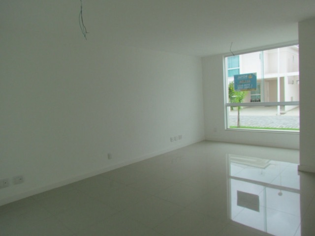 Casa com 180m² 3 quartos e 3 banheiros, para alugar, no bairro Parque Rosário em Campos dos Goytacazes