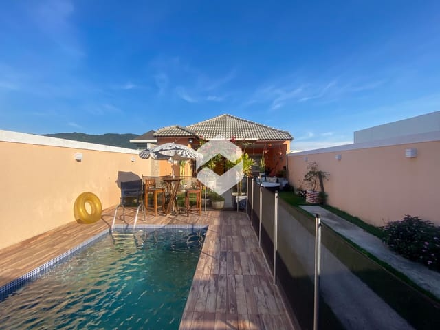 Casa com 300m² 3 quartos e 4 banheiros, à venda, no bairro Guaratiba em Rio de Janeiro