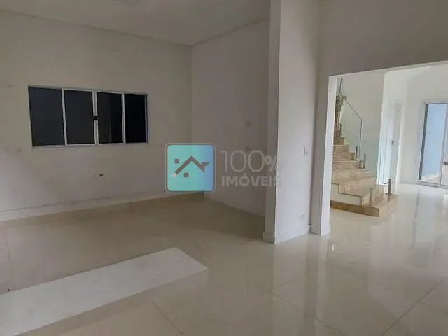 Casa com 250m² 4 quartos e 4 banheiros, à venda, no bairro São João em Jacareí