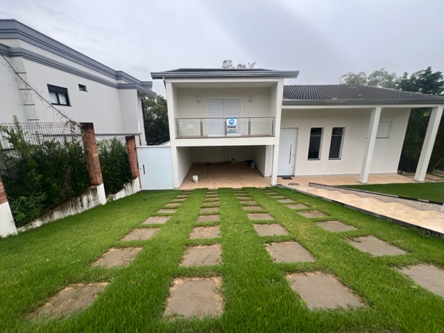 Casa com 1000m² 4 quartos e 5 banheiros, à venda ou para alugar, no bairro Recanto dos Universitários em Piracicaba