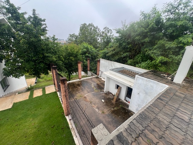 Casa com 1000m² 4 quartos e 5 banheiros, à venda ou para alugar, no bairro Recanto dos Universitários em Piracicaba