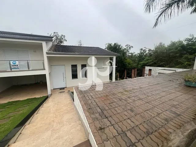 Casa com 1000m² 4 quartos e 5 banheiros, à venda ou para alugar, no bairro Recanto dos Universitários em Rio das Pedras