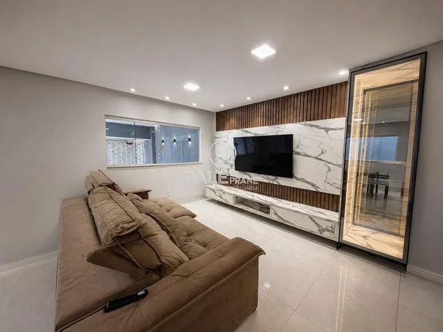 Casa 2 quartos e 3 banheiros, à venda, no bairro Areal (Águas Claras) em Brasília