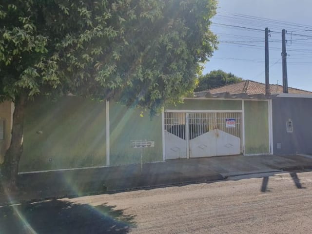 Casa com 327m² 3 quartos e 2 banheiros, à venda, no bairro Jardim Sao Braz em Birigui