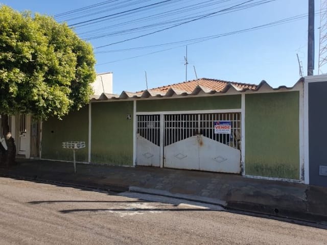 Casa com 327m² 3 quartos e 2 banheiros, à venda, no bairro Jardim Sao Braz em Birigui