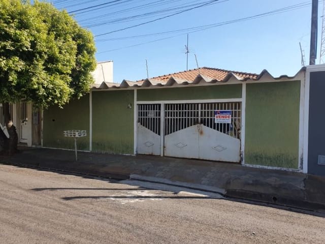 Casa com 327m² 3 quartos e 2 banheiros, à venda, no bairro Jardim Sao Braz em Birigui