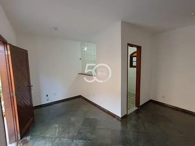 Casa com 60m² 2 quartos e 2 banheiros, para alugar, no bairro Tanque em Rio de Janeiro