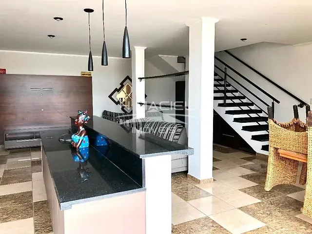 Casa com 250m² 3 quartos e 5 banheiros, à venda, no bairro Valinhos em Valinhos