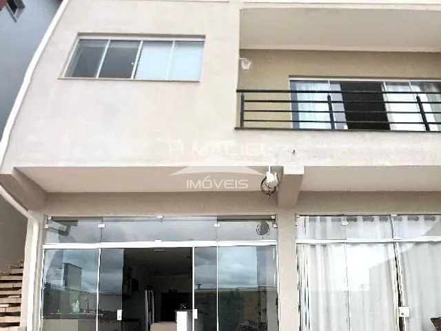 Casa com 250m² 3 quartos e 5 banheiros, à venda, no bairro Valinhos em Valinhos