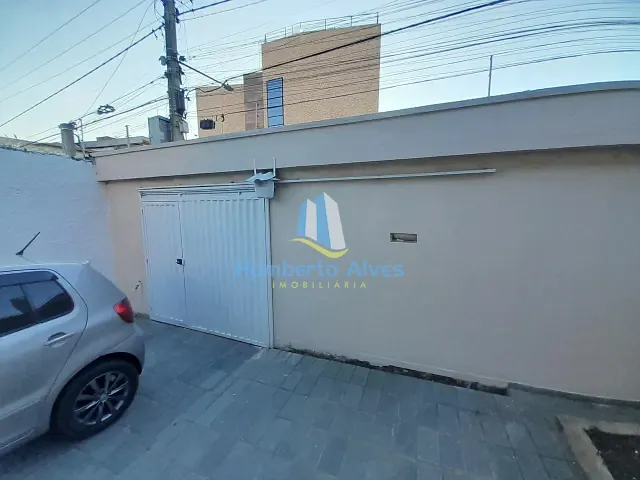 Casa com 378m² 3 quartos e 2 banheiros, para alugar, no bairro Alto Maron em Vitória da Conquista