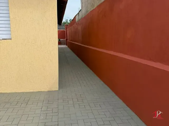 Casa 2 quartos e 2 banheiros, à venda, no bairro Santa Terezinha em Itanhaém