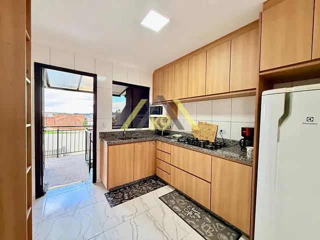 Casa com 225m² 3 quartos e 1 banheiro, à venda, no bairro Santa Terezinha em Colombo