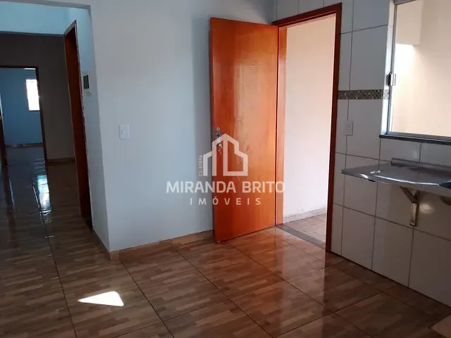 Casa 2 quartos e 1 banheiro, à venda, no bairro Setor Central em Guapó