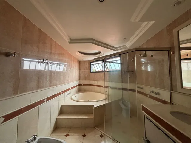 Casa com 500m² 4 quartos e 3 banheiros, à venda, no bairro Mediterrâneo em Londrina