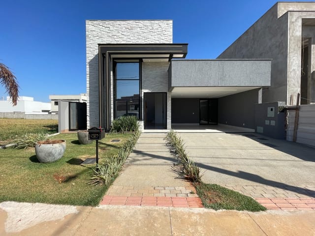 Foto do Casa - Casa com 3 dormitórios à venda, 152 m² por R$ 1.450.000,00 - Parqueville Jacaranda - Aparecida de Goiânia/GO | Portfolio Imóveis