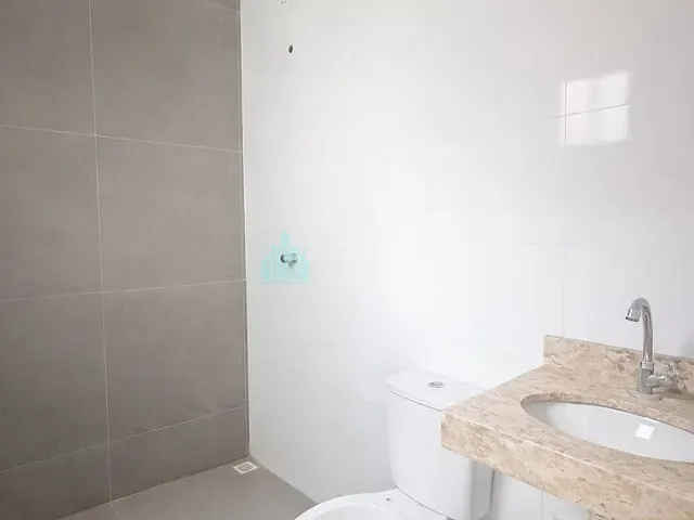 Casa 2 quartos e 3 banheiros, à venda, no bairro Loteamento Residencial Parque Imperial em Catalão