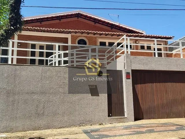 Casa com 300m² 3 quartos e 3 banheiros, à venda, no bairro Jardim Celani em Valinhos