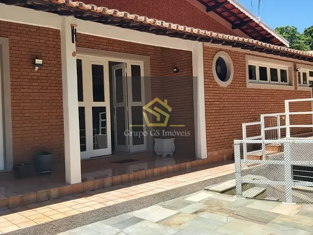 Casa com 300m² 3 quartos e 3 banheiros, à venda, no bairro Jardim Celani em Valinhos