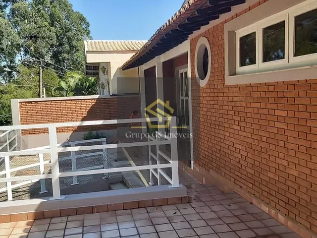 Casa com 300m² 3 quartos e 3 banheiros, à venda, no bairro Jardim Celani em Valinhos