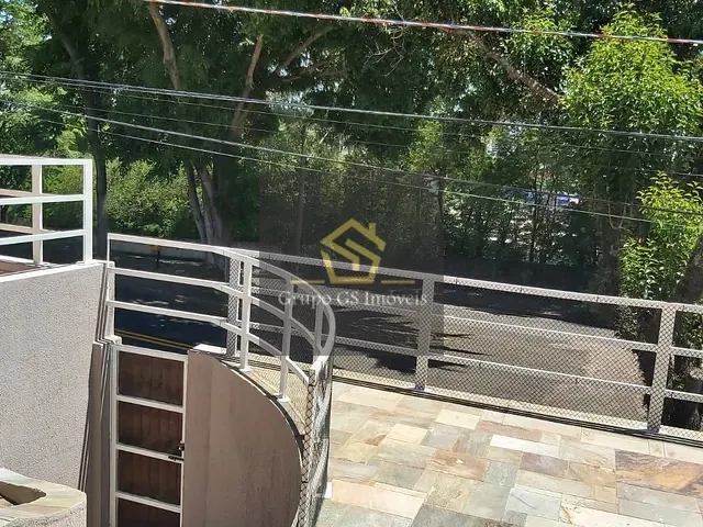 Casa com 300m² 3 quartos e 3 banheiros, à venda, no bairro Jardim Celani em Valinhos