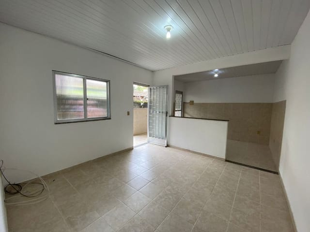 Casa com 70m² 2 quartos e 1 banheiro, para alugar, no bairro Vargem Grande em Rio de Janeiro