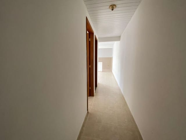 Casa com 70m² 2 quartos e 1 banheiro, para alugar, no bairro Vargem Grande em Rio de Janeiro