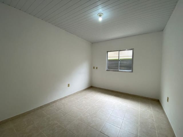 Casa com 70m² 2 quartos e 1 banheiro, para alugar, no bairro Vargem Grande em Rio de Janeiro
