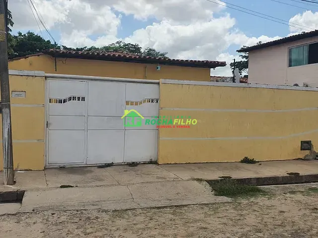 Casa com 200m² 2 quartos e 1 banheiro, à venda, no bairro Saci em Teresina