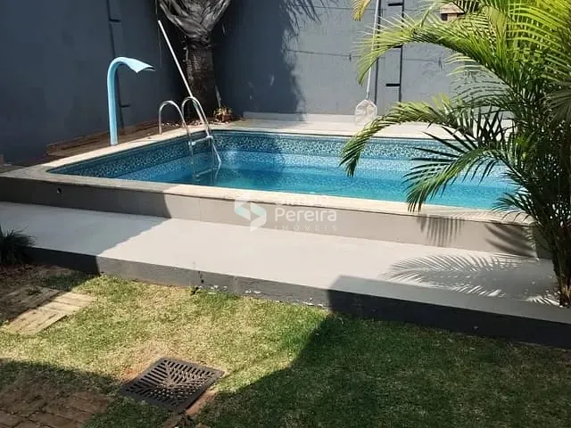 Casa com 390m² 6 quartos e 4 banheiros, à venda, no bairro São Pedro em Juiz de Fora