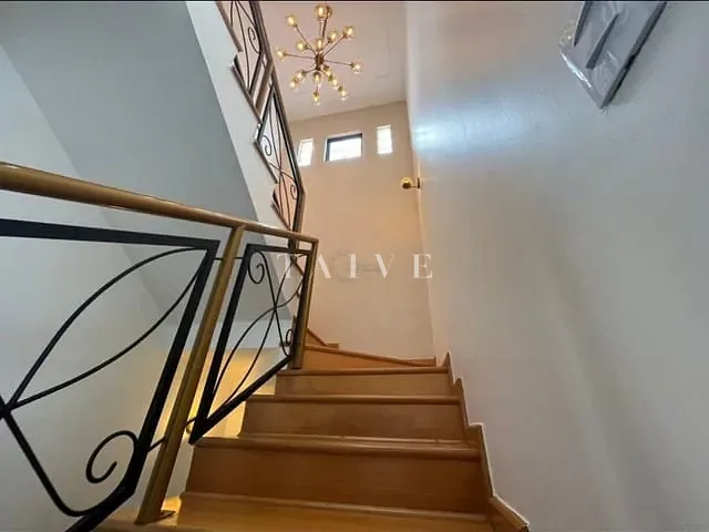 Casa com 330m² 4 quartos e 4 banheiros, à venda, no bairro Sabará I em Londrina