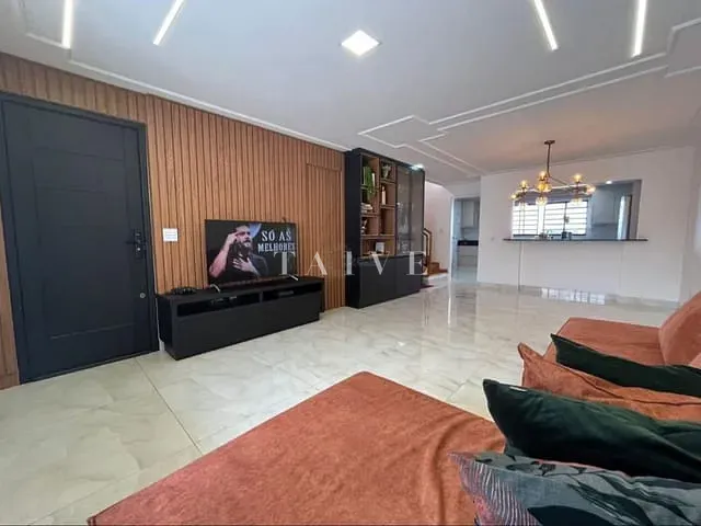 Casa com 330m² 4 quartos e 4 banheiros, à venda, no bairro Sabará I em Londrina