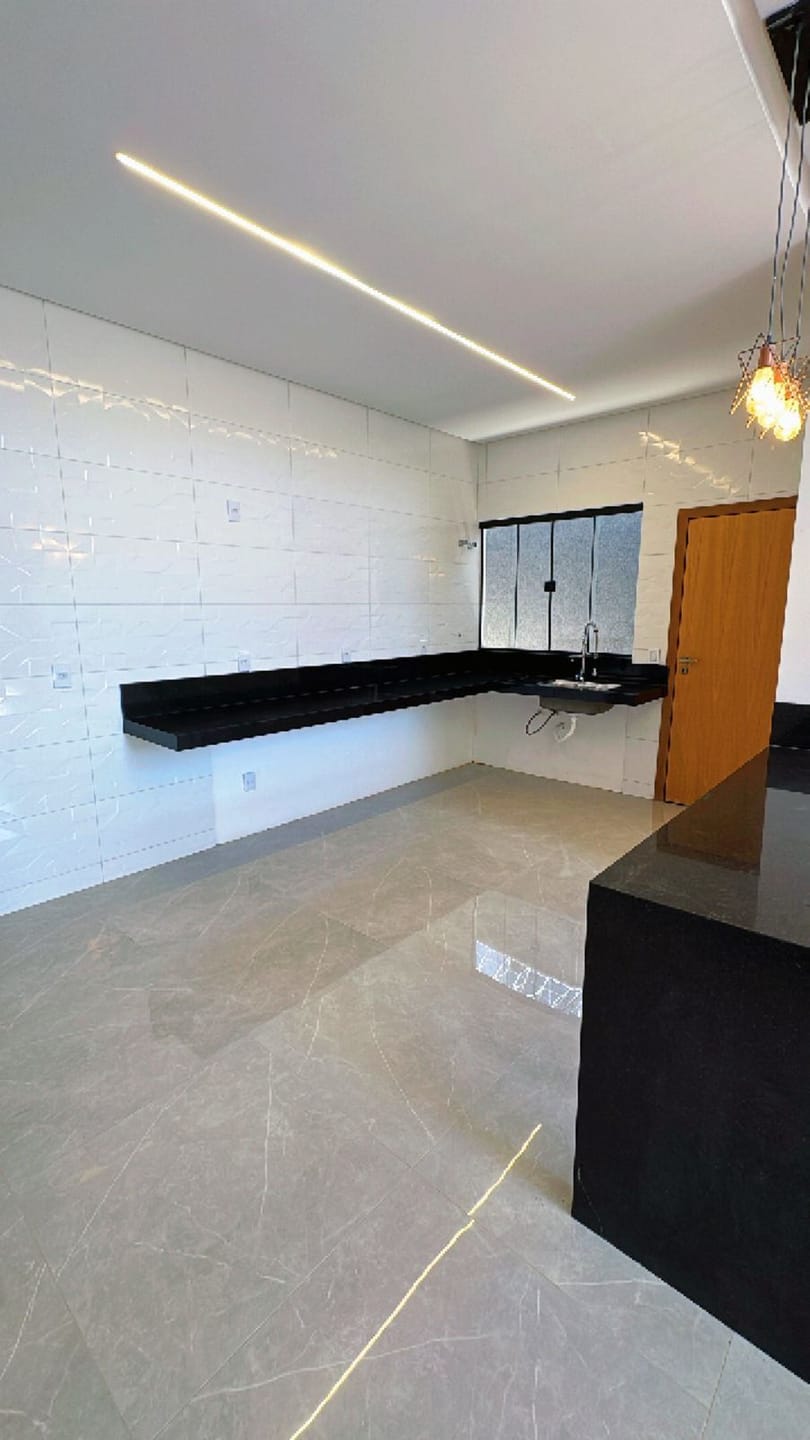 Casa à venda com 3 quartos, 162m² - Foto 4