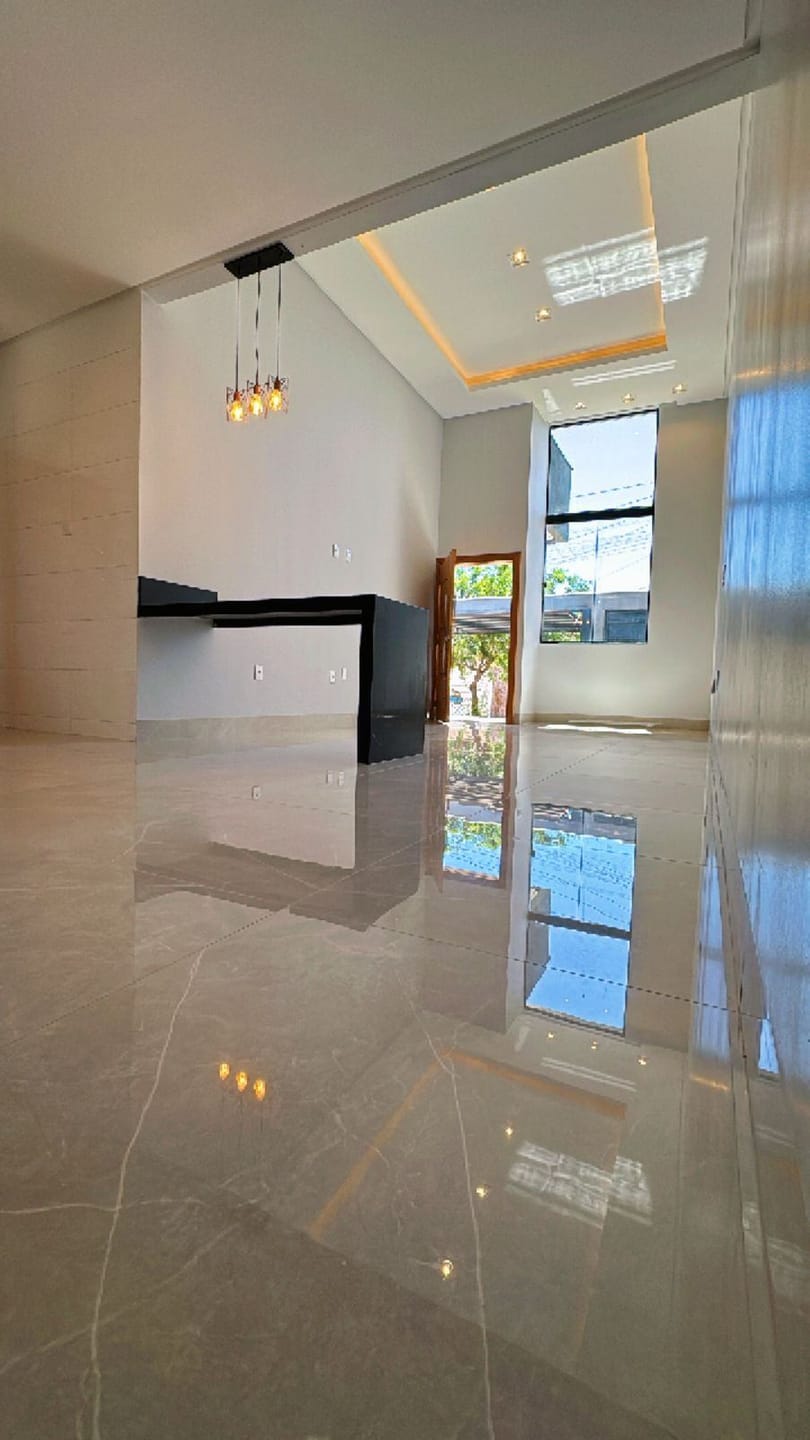 Casa à venda com 3 quartos, 162m² - Foto 2