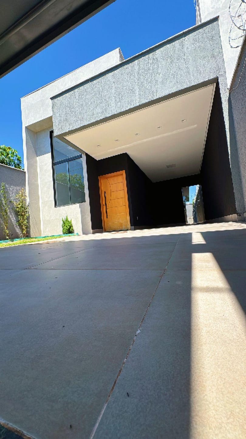 Casa à venda com 3 quartos, 162m² - Foto 1