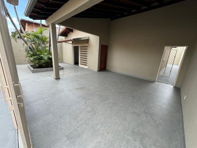 Foto do Casa - Casa com 3 dormitórios para alugar, 149 m² por R$ 2.563,78/mês - Olinda - Uberaba/MG | ZUCATO IMOBILIARIA LTDA