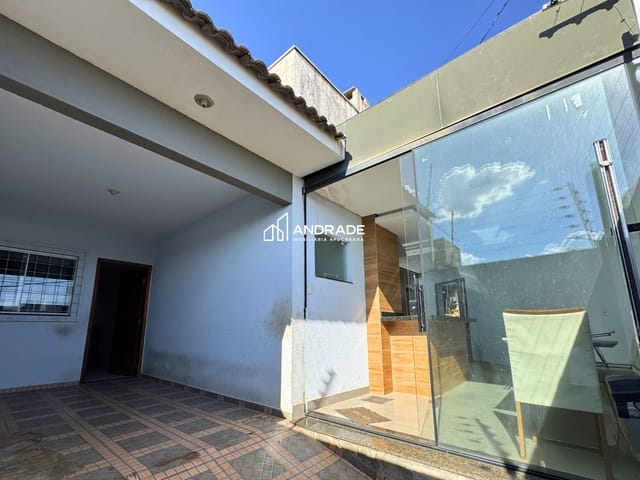 Casa 2 quartos e 1 banheiro, para alugar, no bairro Loteamento Residencial Villágio Di Roma em Apucarana