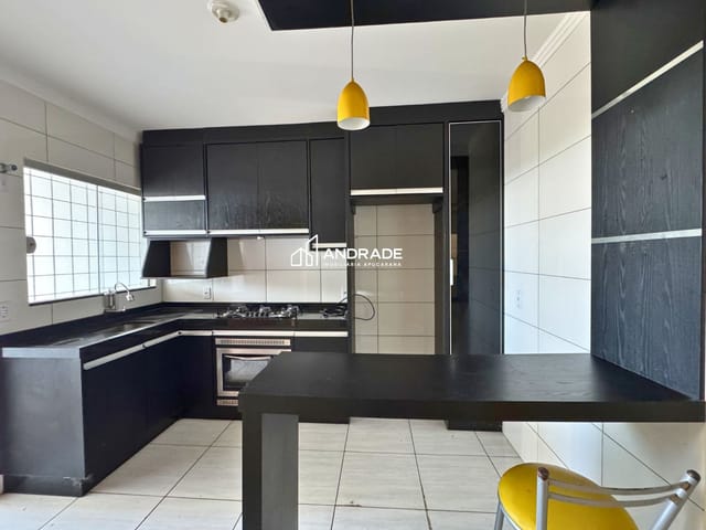 Casa 2 quartos e 1 banheiro, para alugar, no bairro Loteamento Residencial Villágio Di Roma em Apucarana